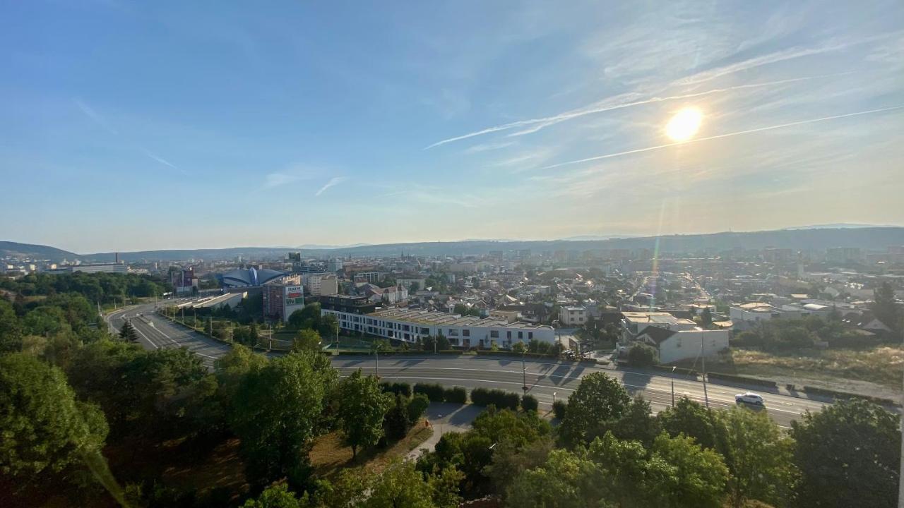Monte Amnis Kosice Apartment Exteriör bild